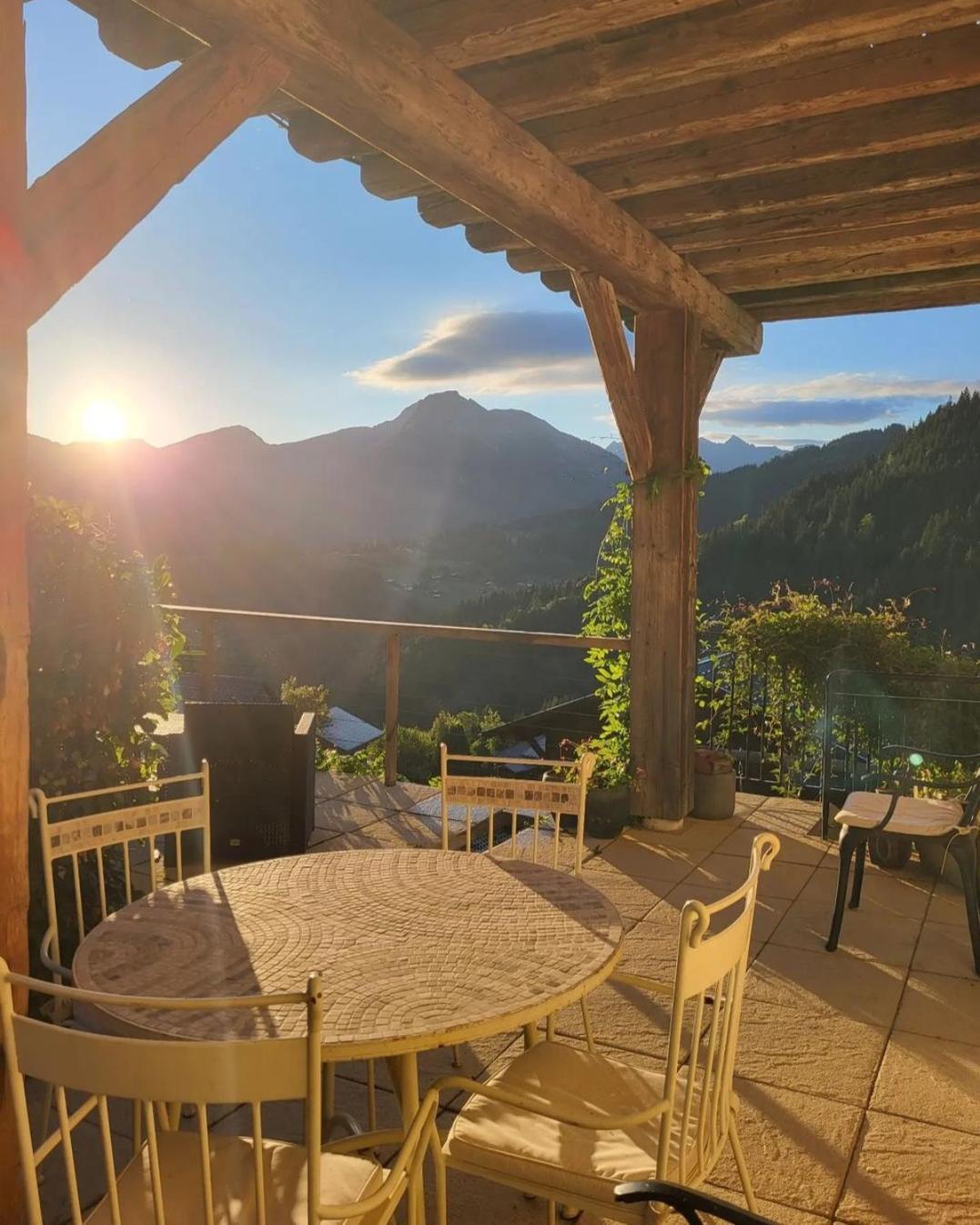 'Petite Ferme Les Bouts' Apartment, Sleeps 6, Nr Morzine La Cote d'Arbroz Exteriör bild